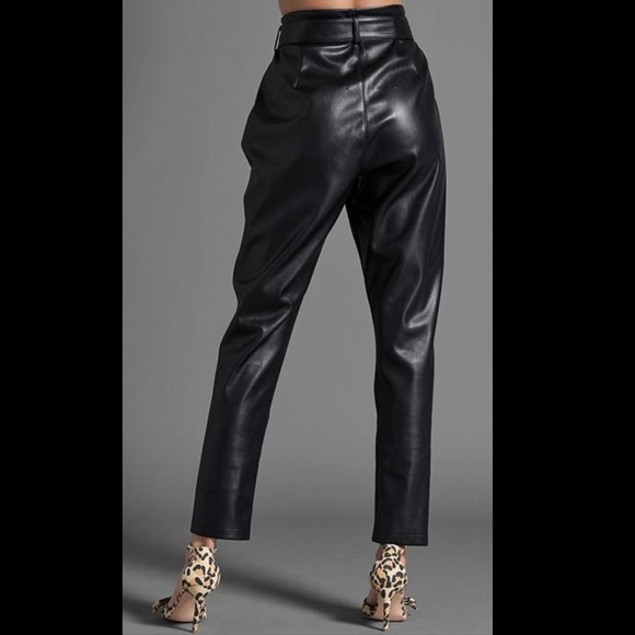 🔥🖤 FAUX LEATHER BELTED PANTS 🖤🔥 - Picture 3 of 4